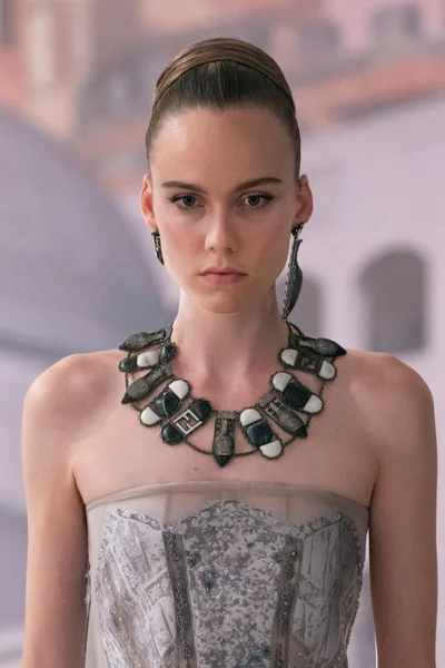 Look 52
